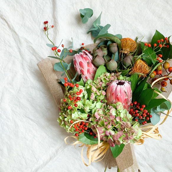 フレッシュブーケ そのままスワッグに 季節のお花おまかせ Lサイズ　＊特集掲載作品＊ 10枚目の画像
