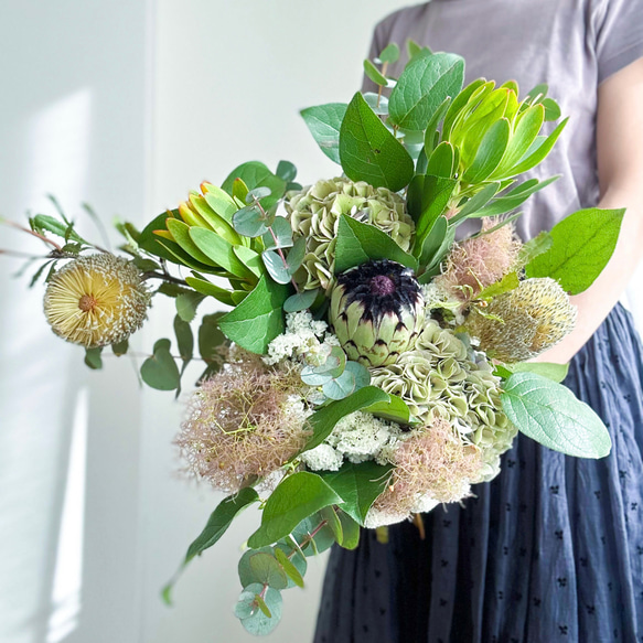 フレッシュブーケ そのままスワッグに 季節のお花おまかせ Lサイズ　＊特集掲載作品＊ 8枚目の画像