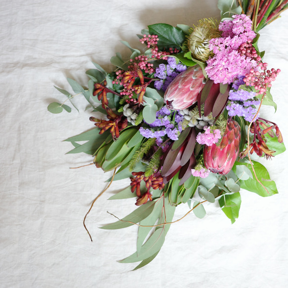 フレッシュブーケ そのままスワッグに 季節のお花おまかせ Lサイズ　＊特集掲載作品＊ 19枚目の画像