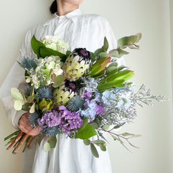 フレッシュブーケ そのままスワッグに 季節のお花おまかせ Lサイズ　＊特集掲載作品＊ 7枚目の画像