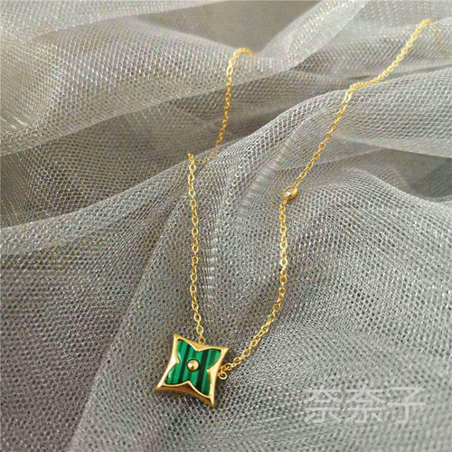 18 K金のネックレス白貝の菱形のクローバーのペンダント鎖骨チ 
