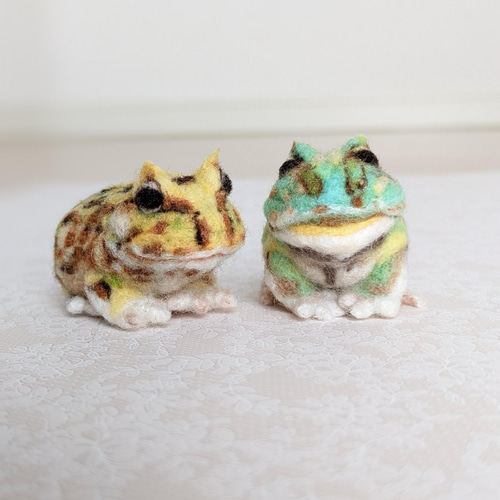 ご依頼品】ツノガエル 二匹 羊毛フェルト sky-blue 通販 13751697