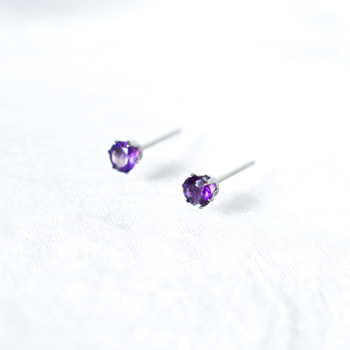 天然石アメジスト (ダークカラー)のつけっぱなしピアス】4mm 紫 天然石アメジスト (ダークカラー)のつけっぱなしピアス】4mm 紫