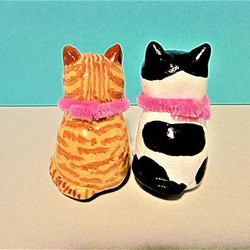 茶トラ猫と白と黒の猫（小）置物＃131（樹脂粘土と新聞紙） 7枚目の画像