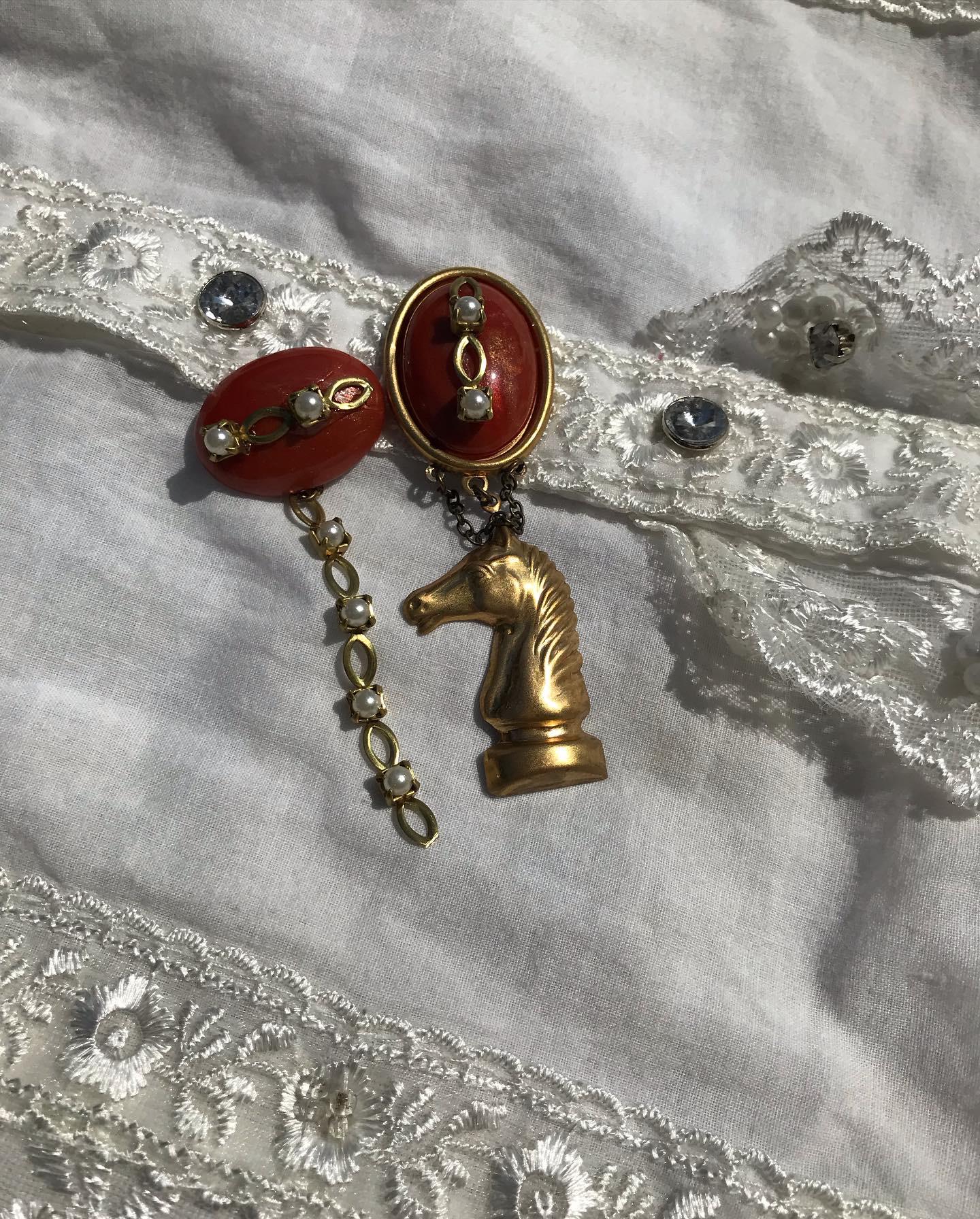 ドイツ製ウィンテージピアス　Knight 馬ピアス