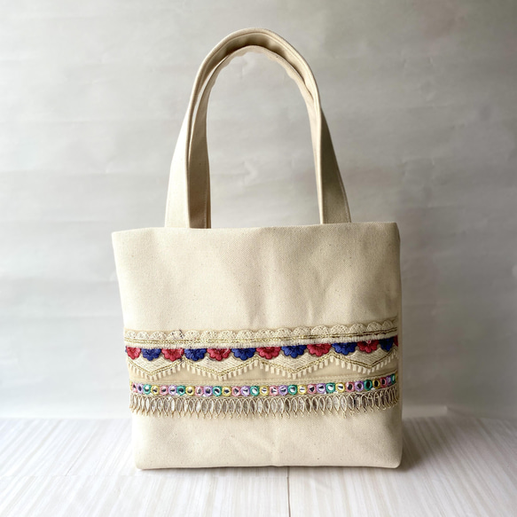 はっちゃん　インド刺繍ホワイト　トートバッグ　ハンドメイド はっちゃん様専用 インド刺繍ホワイト トートバッグ