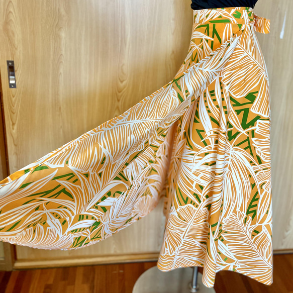 【ラップスカート】ハワイアンラップスカート（バナナリーフ カヒコ/オレンジ グリーン)ハワイアンファブリック使用♪ 1枚目の画像