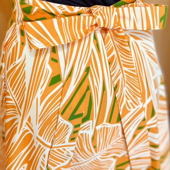 【ラップスカート】ハワイアンラップスカート（バナナリーフ カヒコ/オレンジ グリーン)ハワイアンファブリック使用♪ 3枚目の画像