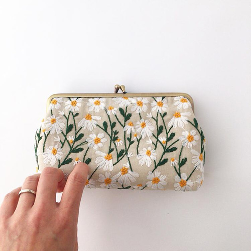 がま口ポーチ【L】デイジー刺繍ベージュ がま口 くらしこ 通販