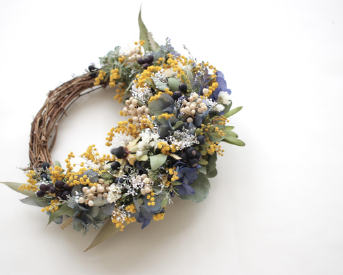 ミモザとグリーンのハーフリース☆ドライフラワーリース ミモザとグリーンのハーフリース☆ドライフラワーリース