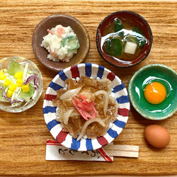 【ミニチュアフード】いつもよりちょっと贅沢な牛丼定食A【生卵おかわり付き】 3枚目の画像