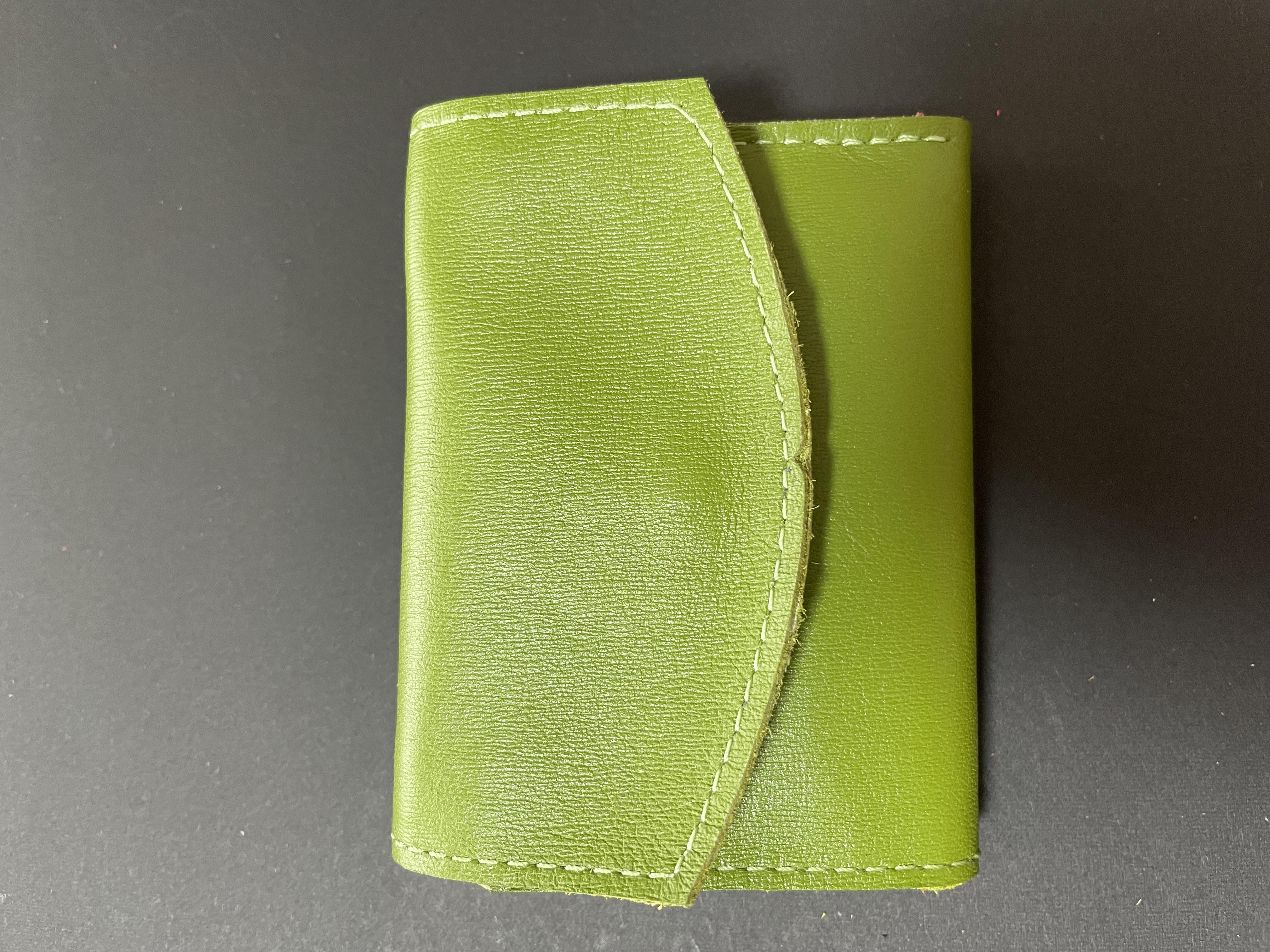 新品　本革三つ折り財布　ライトグリーン