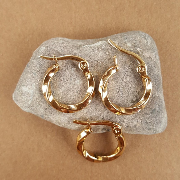 [2pcs] オール サージカル ステンレス スクリュー フープピアス 外径15mm 金属アレルギー対応 1枚目の画像