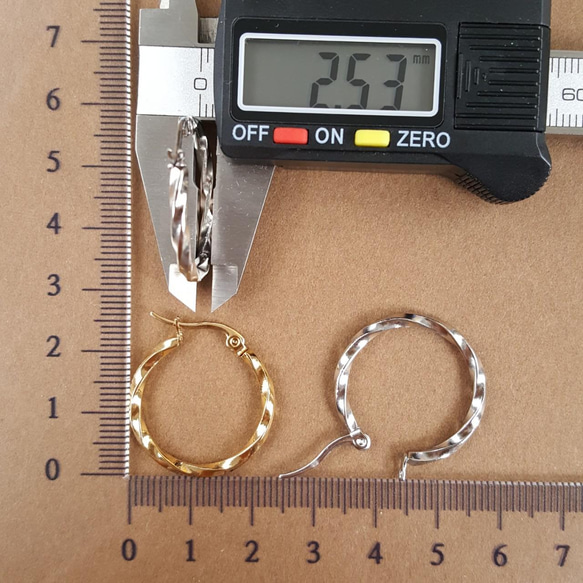 [2pcs] オール サージカル ステンレス スクリュー フープピアス 外径25mm 金属アレルギー対応 5枚目の画像