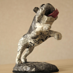 Jumping Bulldog Paper Mache sculpture 4枚目の画像