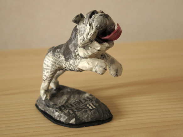 Jumping Bulldog Paper Mache sculpture 10枚目の画像