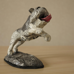 Jumping Bulldog Paper Mache sculpture 8枚目の画像