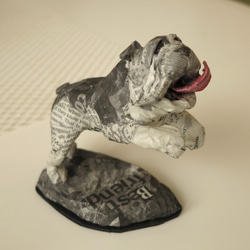 Jumping Bulldog Paper Mache sculpture 5枚目の画像