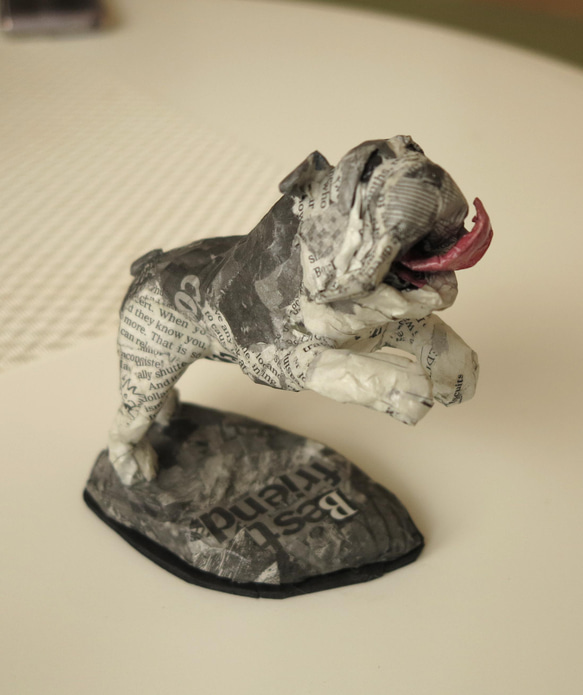 Jumping Bulldog Paper Mache sculpture 5枚目の画像