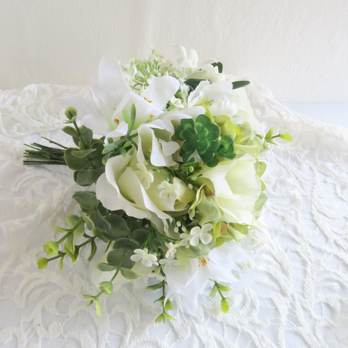 白×グリーン】幸運を呼ぶ！［四つ葉のクローバー］ブーケ/フォト
