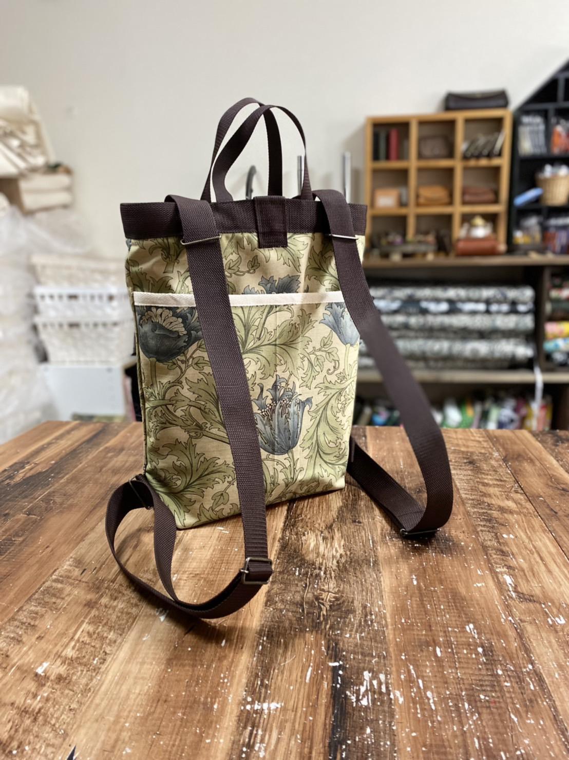 トートリュックnicoma モリスコレクション・アネモネ柄きなり地に青花♪ほんとに使いやすいです