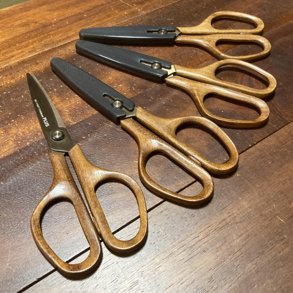 [客製] 木柄剪刀 第5張的照片