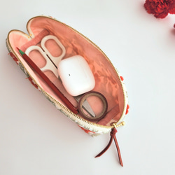 \\ギフトに//ぷくまる刺繍のメガネケース*ペンケース|オフホワイト\還暦お祝い　母の日にも/ 6枚目の画像