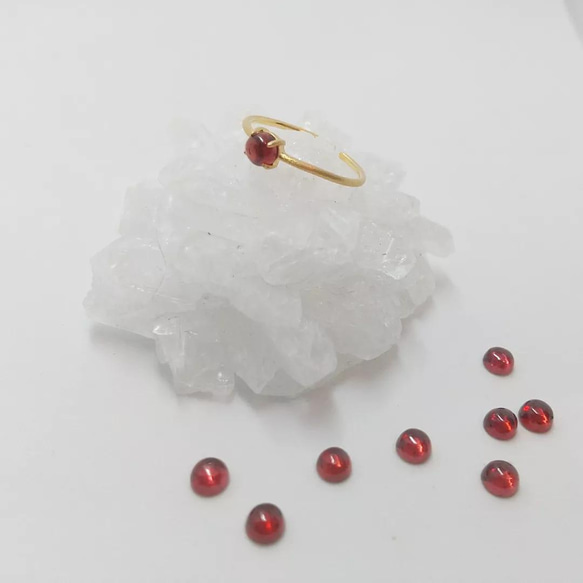 ガーネットの一粒リング マットゴールド 1枚目の画像