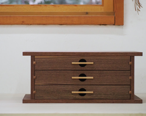 ブラックウォルナットのオブジェ　隠し小物入れ有り ブラックウォールナットの整理箱 レターケース 小引き出し