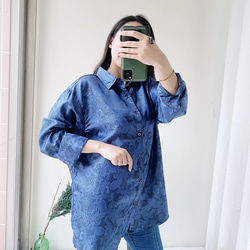 湖海藍極美滿版刺繡 古著亮面滑布襯衫上衣 vintage Shirt 第8張的照片