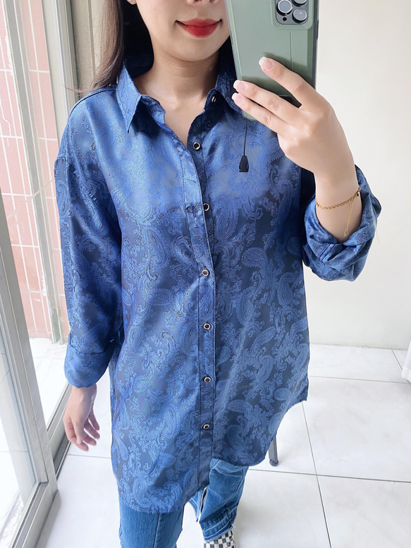 湖海藍極美滿版刺繡 古著亮面滑布襯衫上衣 vintage Shirt 第7張的照片