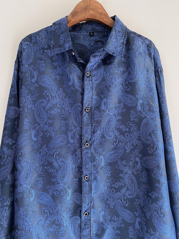 湖海藍極美滿版刺繡 古著亮面滑布襯衫上衣 vintage Shirt 第2張的照片