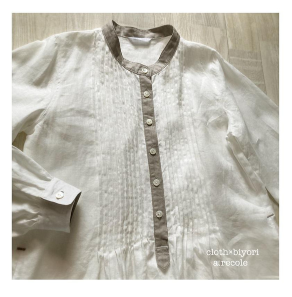 【送料無料】スタンドカラーのピンタックかぶりシャツワンピース（ホワイト×グレー） 2枚目の画像