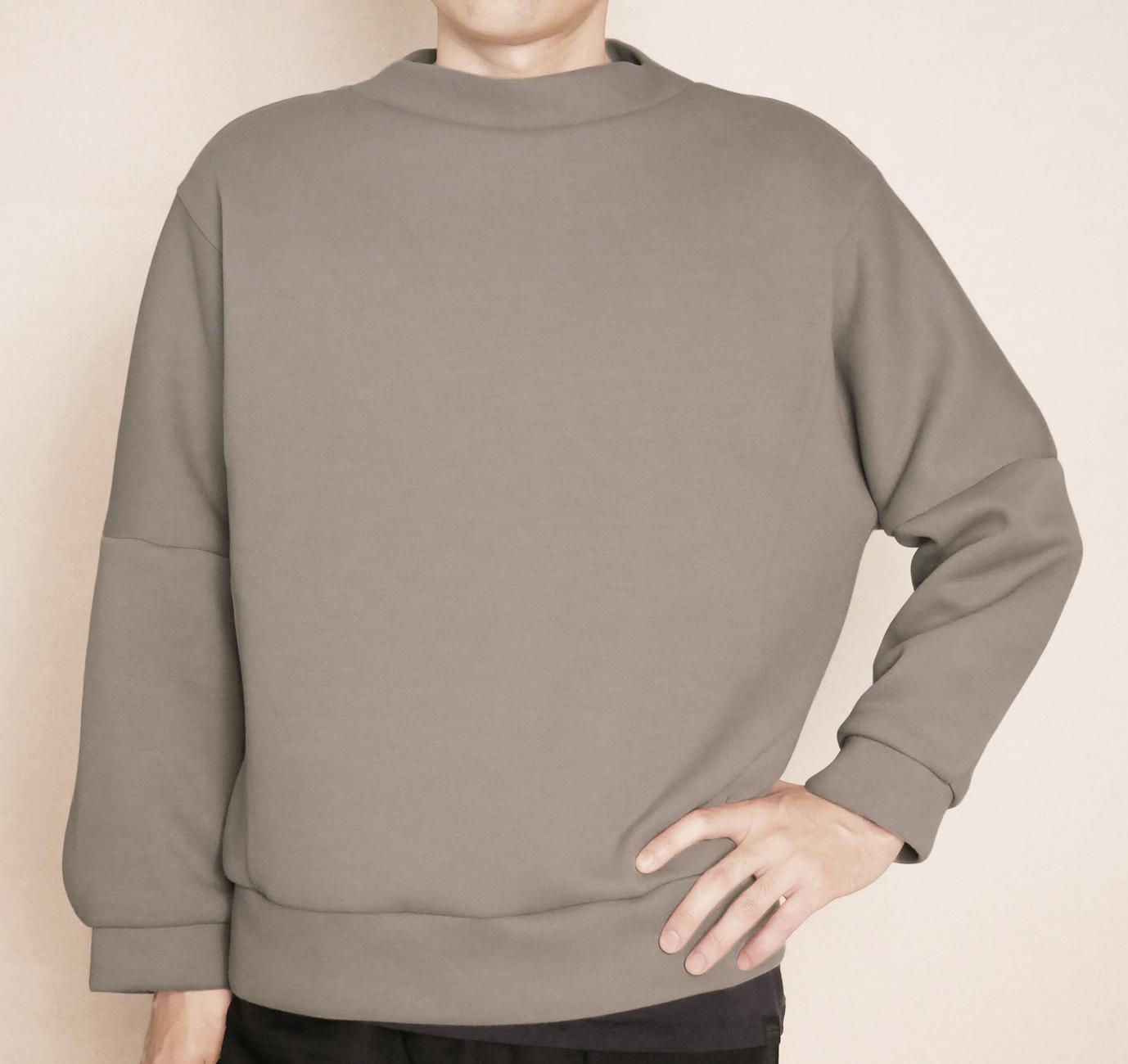 スタンドアウェーカラー プルオーバー