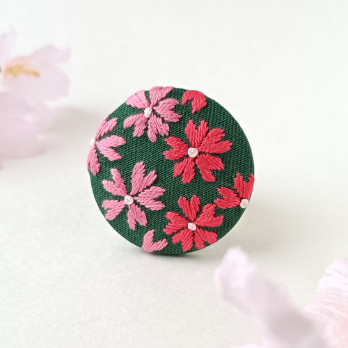 サクラソウの刺繍ブローチor刺繍ヘアゴム 桜 春 入学式 卒園 ブローチ