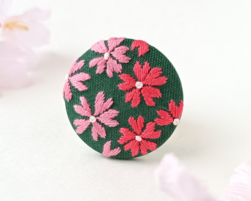 サクラソウの刺繍ブローチor刺繍ヘアゴム 桜 春 入学式 卒園 ブローチ