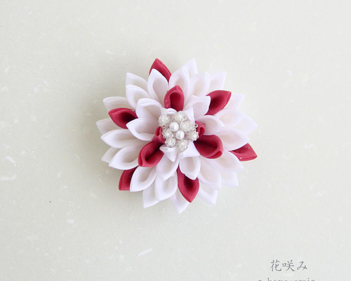 がま口付♪ 可愛いピンクの花柄グラニーバッグ つまみ細工風ブローチがワンポイント 500x0.jpg