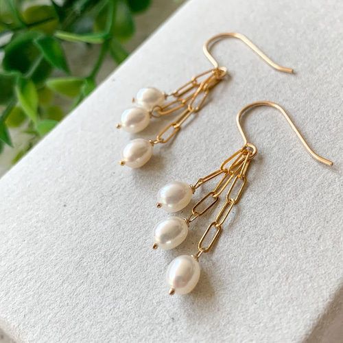14kgf*淡水パールの3連チェーンピアス／イヤリング*天然石 ピアス
