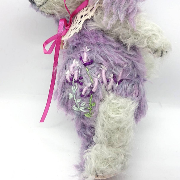 ラベンダー刺繍犬 9枚目の画像