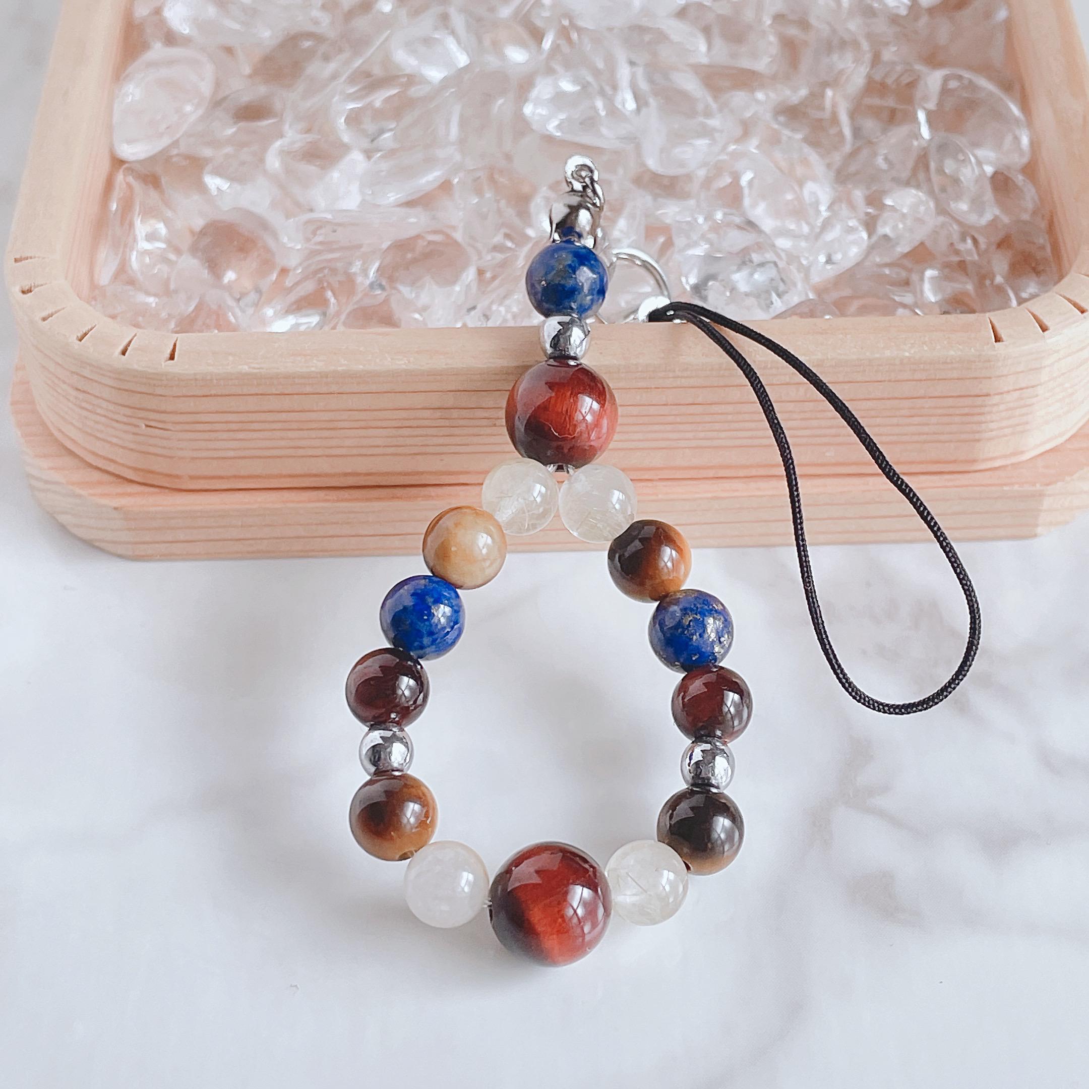 ✦強さと冷静さを纏う 天然石ストラップ｜レッドタイガーアイ・ルチルクォーツ・ラピスラズリ・タイガーアイ No54S