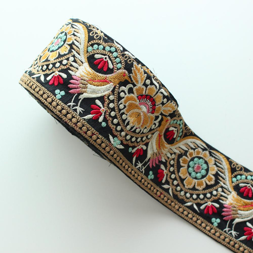 刺繍リボン ミックスガーデン[レッドブラック］インド刺繍リボン 1532