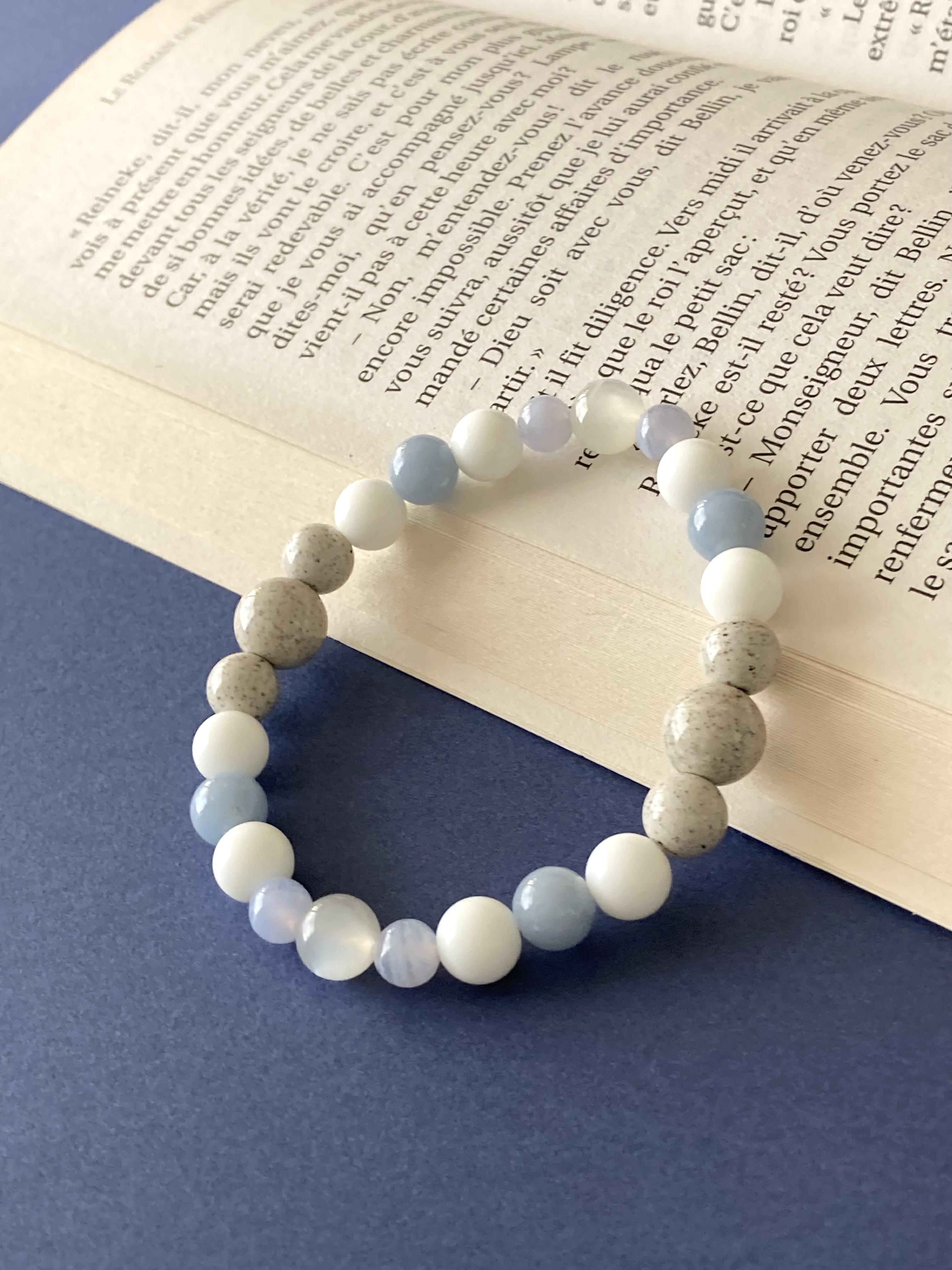 北投石とホワイトムーンストーンのブレスレット＊ホルミシス効果＊免疫力アップ＊晴れやかブルー＊送料無料