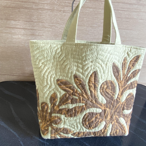 ハワイアンキルト☆ウル（パンの木）のトートバッグ トートバッグ ゆめ