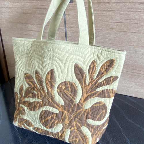 ハワイアンキルト☆ウル（パンの木）のトートバッグ トートバッグ ゆめ