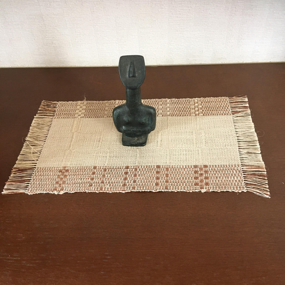 草木染め・手織り　テーブルセンター　TC06 1枚目の画像