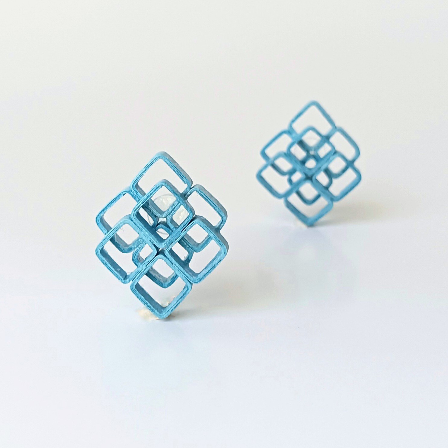 紙製・大ぶり紫陽花イヤリング(ピアス)　大人の爽やかシンプルアクセサリー　金属アレルギー対応