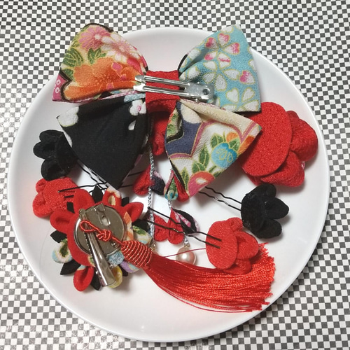 髪飾り リボン 成人式髪飾り 卒業式 七五三 つまみ細工 髪飾り赤 髪  