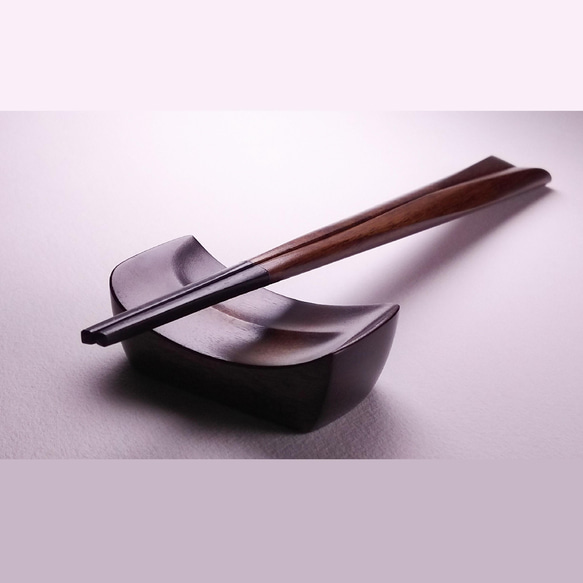 食卓オブジェ 浮箸(ふうと) 拭き漆のお箸 1枚目の画像