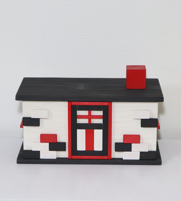 マスクケース　木製　かわいいお家（大）Ⅳ（ブラック＆レッド) 2枚目の画像