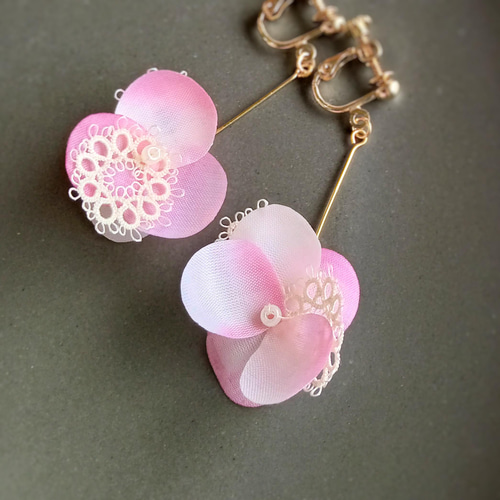 紫陽花ハンドメイド2023】花びらとレースのイヤリング・ピンク